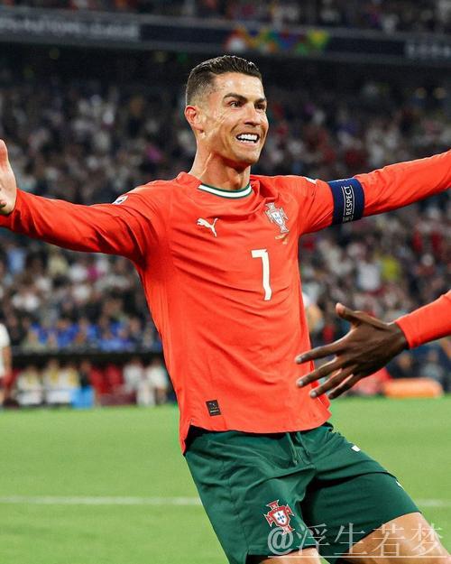 C罗30岁后为国家队打入85球,超越多国射手王,凯恩内少表示钦佩 C罗30岁后为国家队打入85球,超越多国射手王,凯恩内少表示钦佩